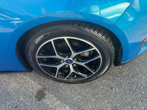 Used 2017 Ford Focus SEL image 16