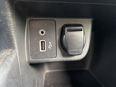 Used 2020 Nissan Versa S image 21