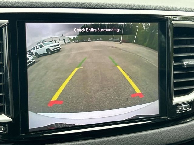 Used 2022 Chrysler Pacifica Touring-L FWD image 32