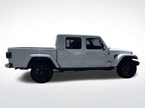 Used 2022 Jeep Gladiator Overland AWD/4WD image 6