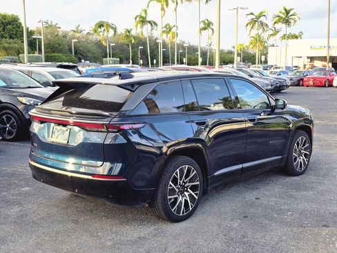 Used 2025 Jeep Wagoneer S Limited image 3