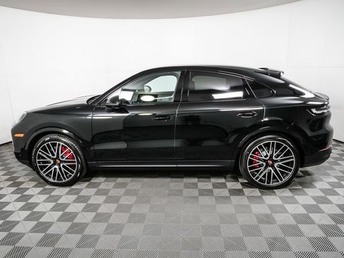 New 2026 Porsche Cayenne S image 2
