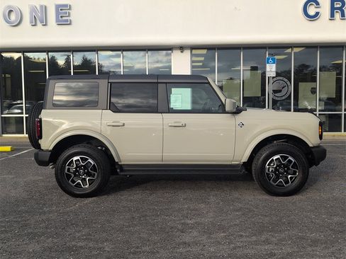 New 2025 Ford Bronco Outer Banks image 5