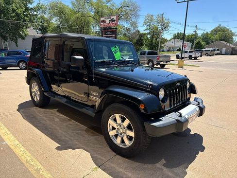 Used 2013 Jeep Wrangler Unlimited Sahara AWD/4WD image 9