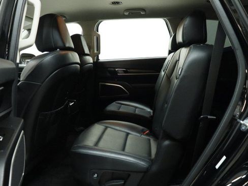 Used 2024 Kia Telluride S FWD image 28