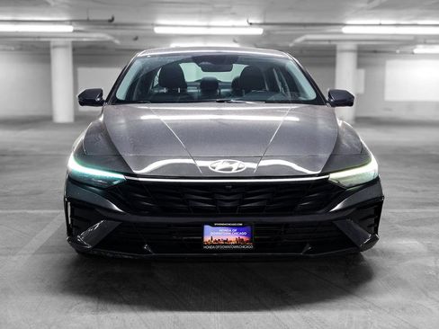 Used 2024 Hyundai Elantra Limited image 11