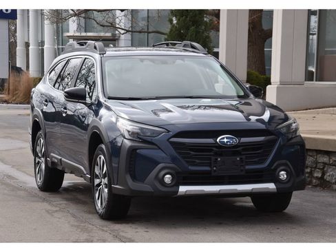 Used 2023 Subaru Outback Limited image 2