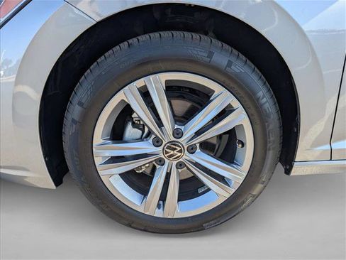 Used 2024 Volkswagen Jetta SE FWD image 28