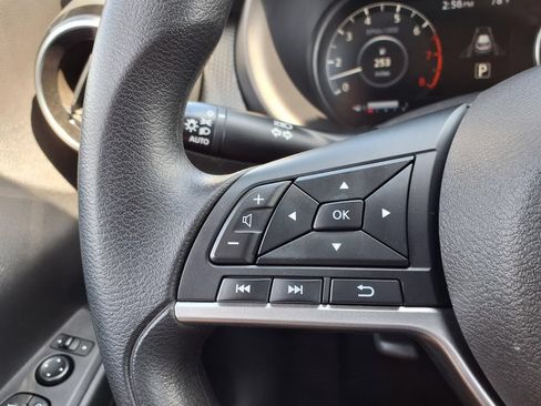 Used 2022 Nissan Kicks SV FWD image 14