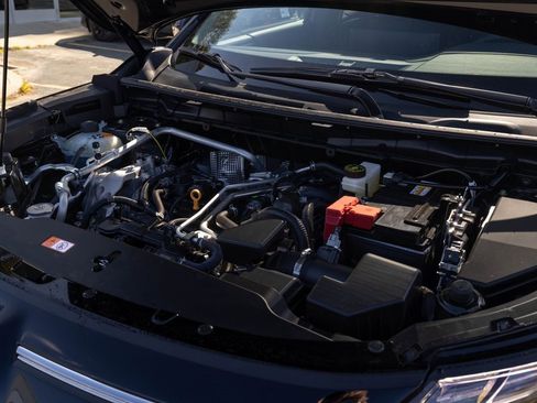 Used 2025 Mitsubishi Outlander SE image 35