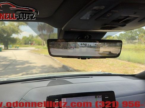 Used 2022 Toyota Sienna Limited FWD image 22