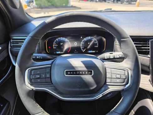 Used 2024 Jeep Wagoneer Series II w/ Flexible Seating Group AWD/4WD image 27