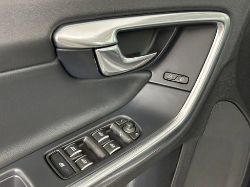 Used 2018 Volvo S60 T5 Inscription AWD/4WD image 34