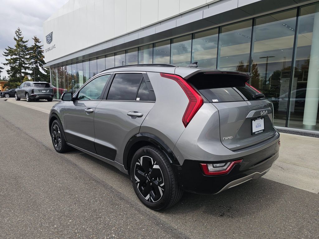 Used 2023 Kia Niro Wave w/ Wave Preserve Package FWD image 5