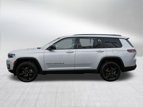 Used 2023 Jeep Grand Cherokee L Limited w/ Luxury Tech Group II AWD/4WD image 4