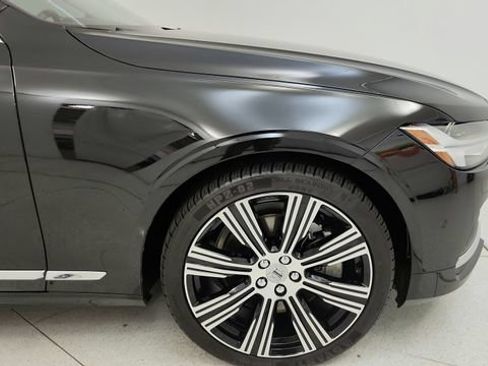 Used 2023 Volvo S90 B6 Plus AWD/4WD image 37