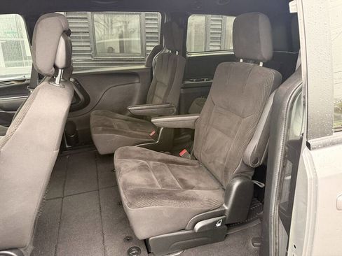 Used 2018 Dodge Grand Caravan SE image 15