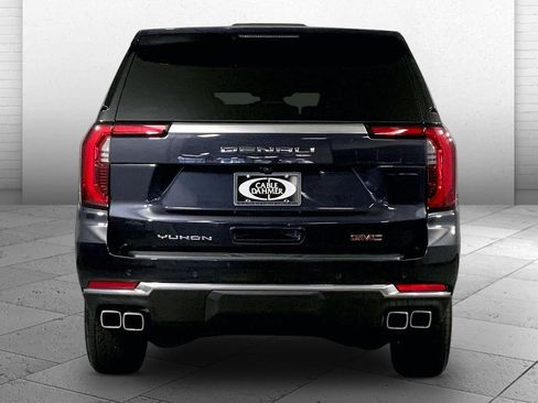 Used 2025 GMC Yukon Denali AWD/4WD image 3