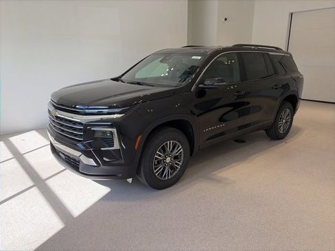 New 2026 Chevrolet Traverse LT w/ Driver Confidence Package image 3