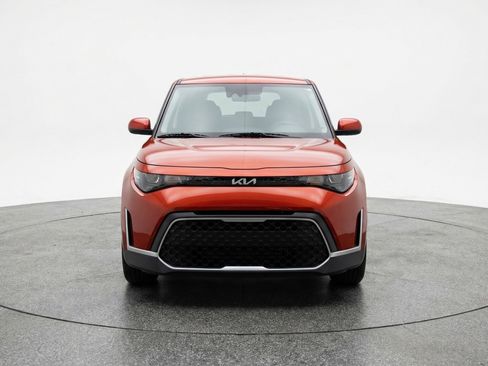 Used 2025 Kia Soul LX w/ LX Technology Package image 2