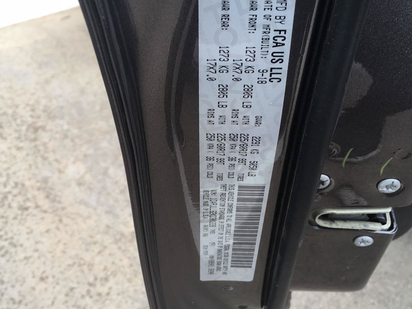 Used 2019 Jeep Cherokee Latitude Plus FWD image 19