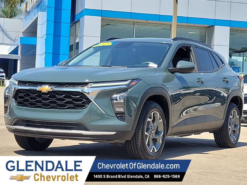 Used 2025 Chevrolet Trax LT FWD image 15