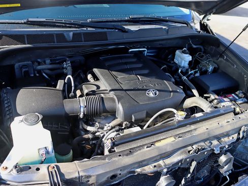 Used 2017 Toyota Sequoia Platinum image 43