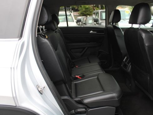 Used 2019 Volkswagen Atlas SE w/ Towing Package image 12