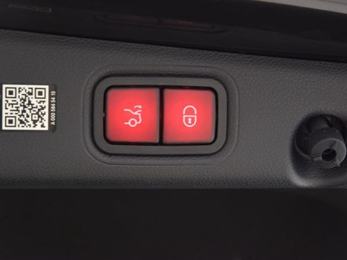 Used 2023 Mercedes-Benz E 350 Sedan image 28