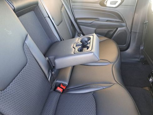 New 2026 Jeep Compass Latitude image 21