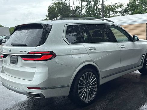 Used 2025 BMW X7 xDrive40i AWD/4WD image 3
