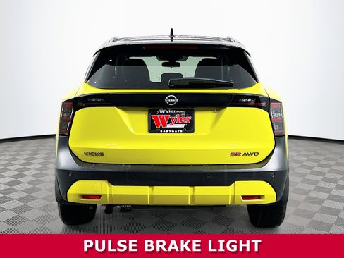 Used 2025 Nissan Kicks SR w/ SR Premium Package image 27
