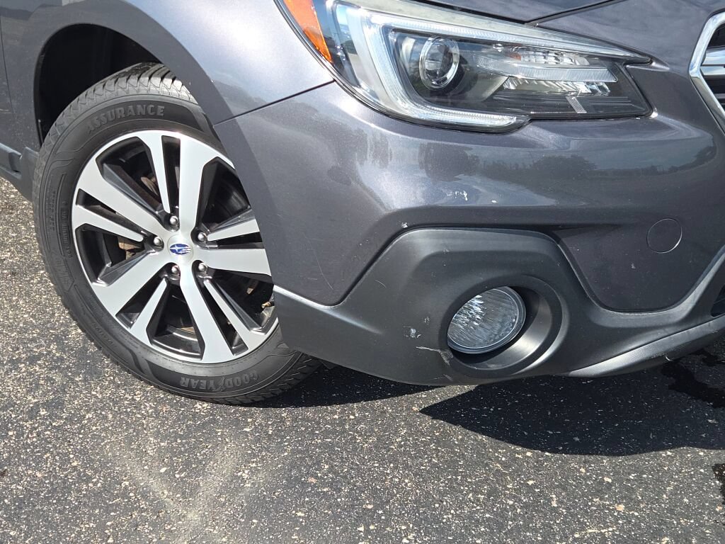 Used 2018 Subaru Outback 2.5i Limited AWD/4WD image 3