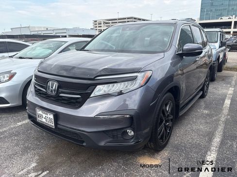 Used 2021 Honda Pilot Touring image 2