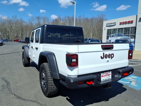 Used 2025 Jeep Gladiator Rubicon w/ Convenience Group AWD/4WD image 8
