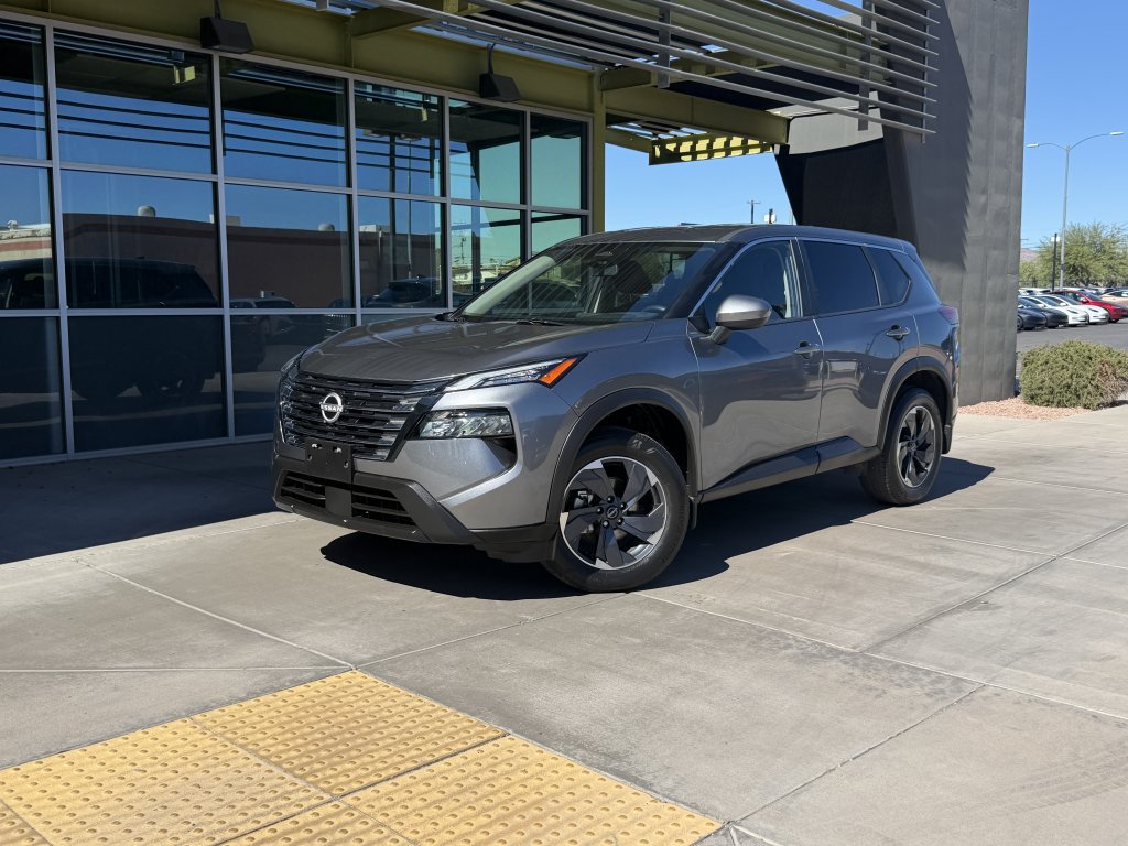 Used 2025 Nissan Rogue SV FWD image 1