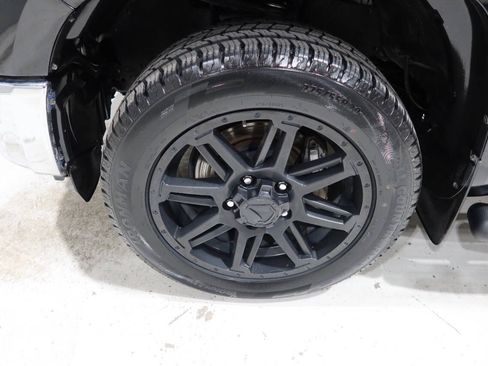 Used 2019 Toyota Tundra SR5 w/ SR5 Upgrade Package RWD image 10