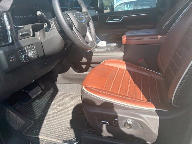 Used 2026 GMC Sierra 2500 Denali Ultimate AWD/4WD image 2