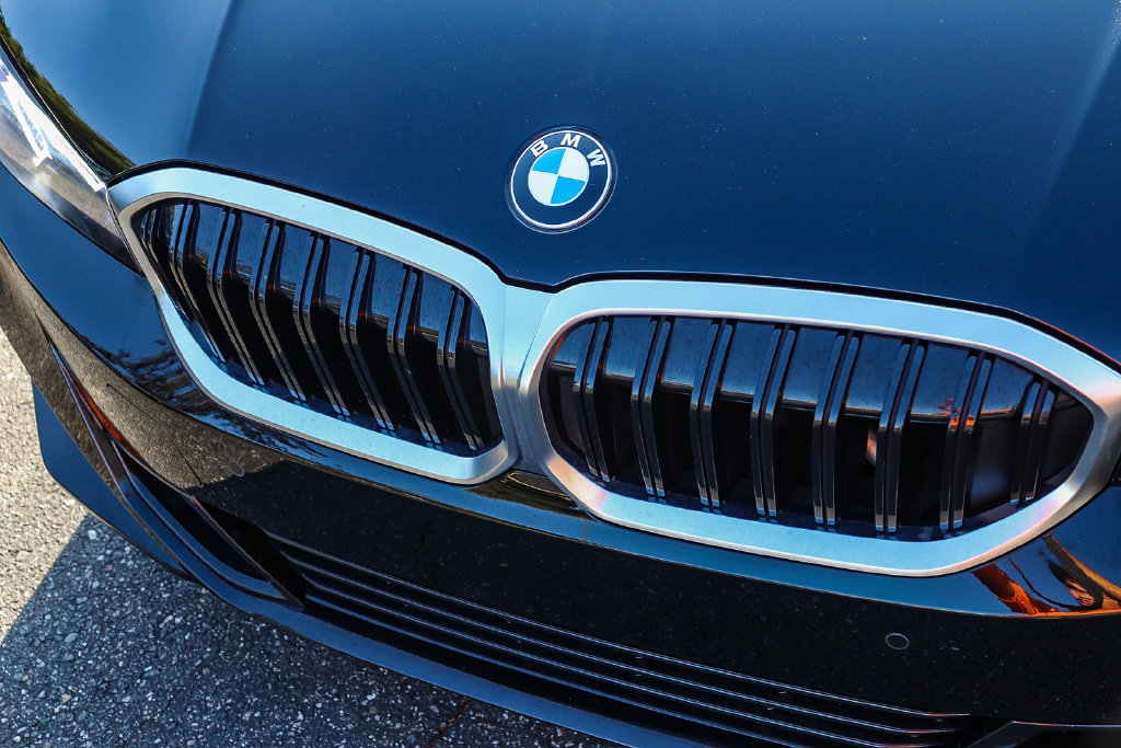 Certified 2023 BMW 330i Sedan w/ Convenience Package RWD image 11