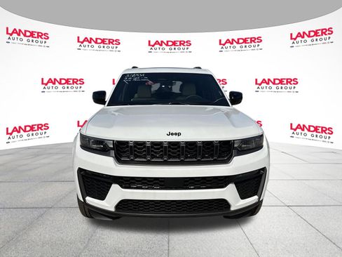 Used 2026 Jeep Grand Cherokee L Limited w/ Limited Altitude Package RWD image 8