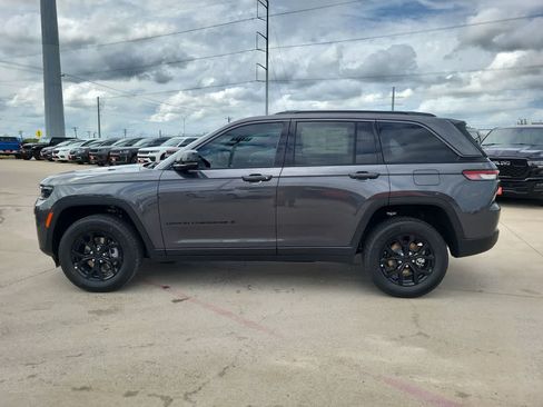 New 2026 Jeep Compass Latitude AWD/4WD image 11