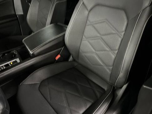 Used 2024 Volkswagen Atlas Cross Sport SE AWD/4WD image 18
