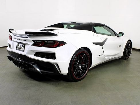 Used 2023 Chevrolet Corvette Z06 image 7