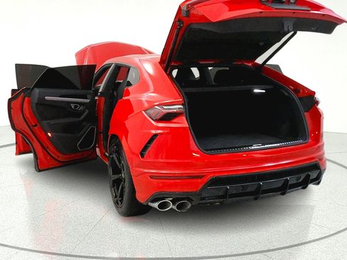 Used 2022 Lamborghini Urus AWD/4WD image 13