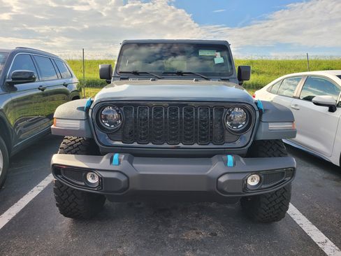 Used 2026 Jeep Wrangler Unlimited Sport AWD/4WD image 2