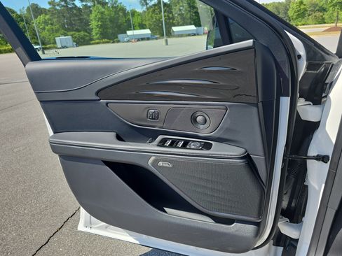 New 2026 Lincoln Nautilus Premier w/ Equipment Group 102A AWD/4WD image 27