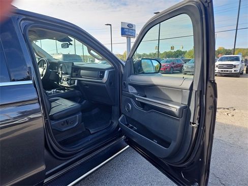 Certified 2022 Ford Expedition Max XLT image 5