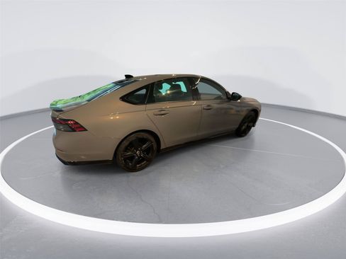 Used 2023 Honda Accord Sport image 7