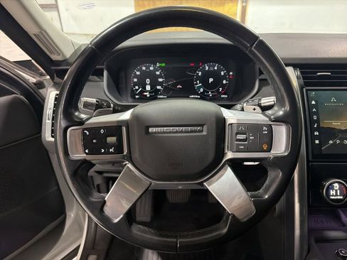 Used 2021 Land Rover Discovery S image 11
