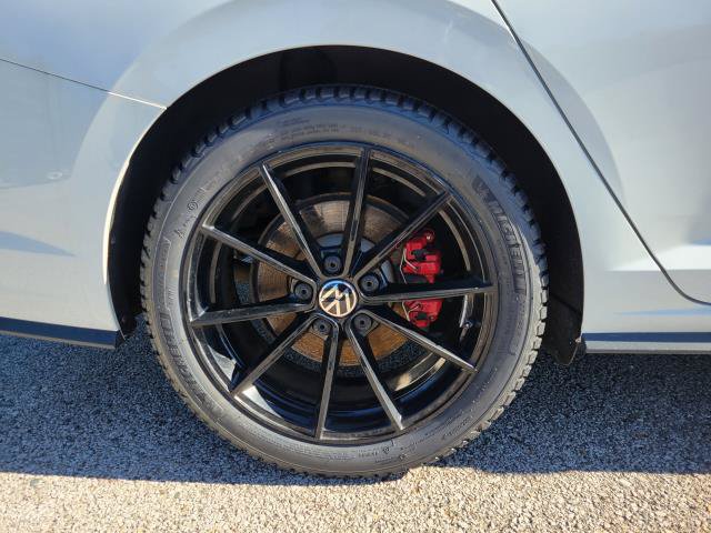 Used 2024 Volkswagen Jetta GLI 40th Anniversary Edition FWD image 5